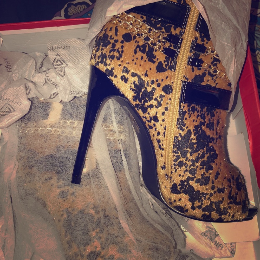 Leopard heels